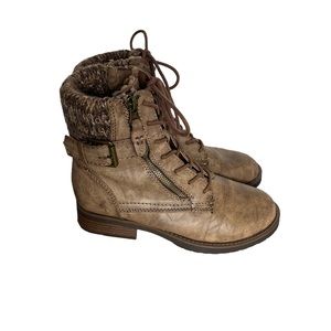 American Eagle Outfitters | Lace up boot